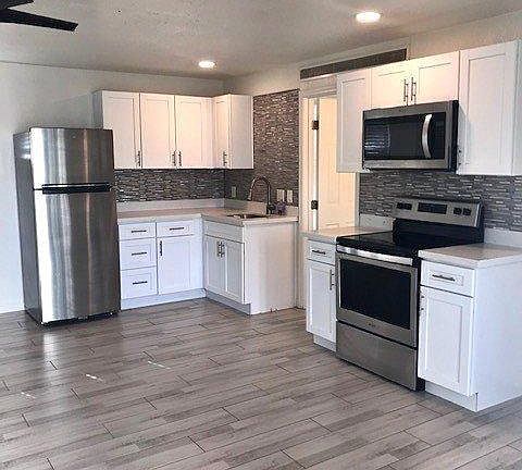 4th image of 307 W Mariposa St APT 12