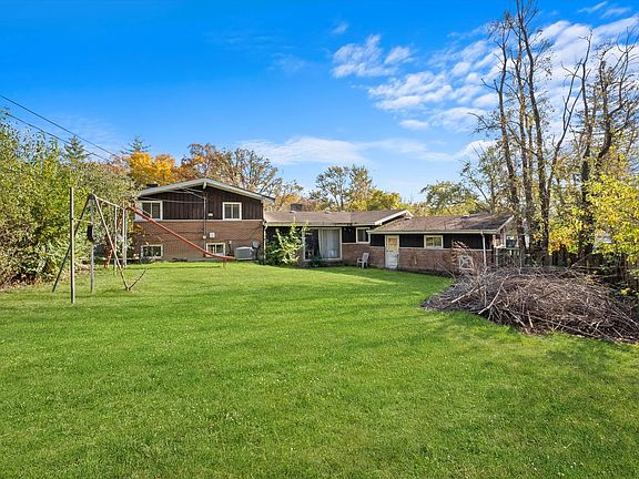 4th image of 62 Blackhawk Dr