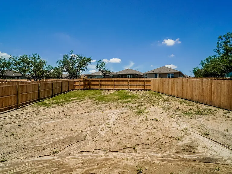 13937 Reservoir Dr — Photo 16