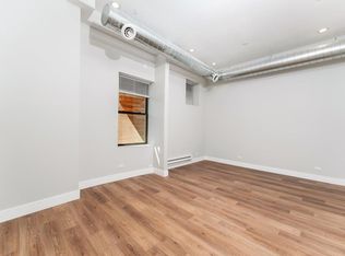 1219 W Devon Ave #204, Chicago, IL 60660
