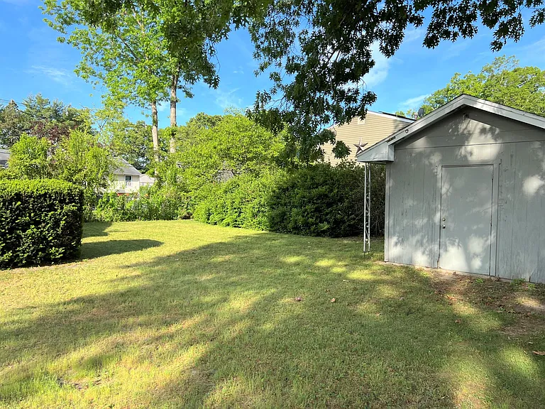 11 Woodland Rd — Photo 10