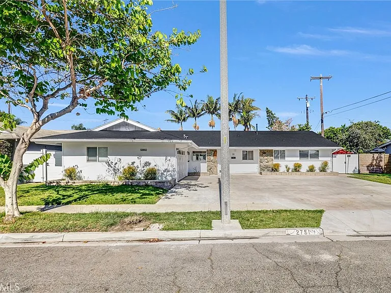 2751 San Carlos Ln — Photo 5