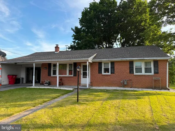 826 Crescent Dr, Shippensburg, PA 17257