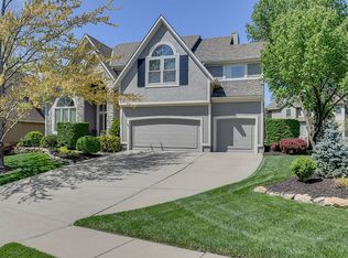 8402 W 130th St, Overland Park, KS 66213