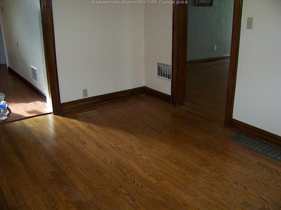 3rd image of 2919 Noyes Ave SE