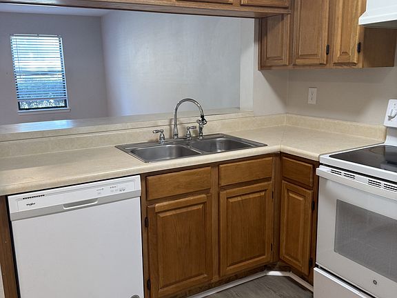4th image of 696 Tyner St Unit 33