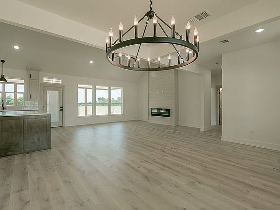 3rd image of 7901 Pecan Rd
