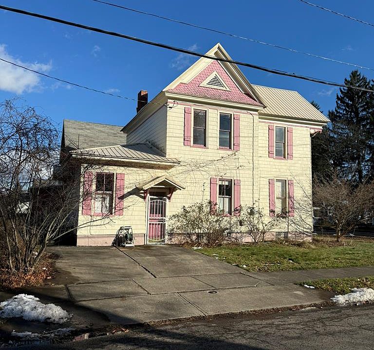 1st image of 830 W Church St