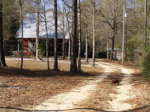 Driveway to house