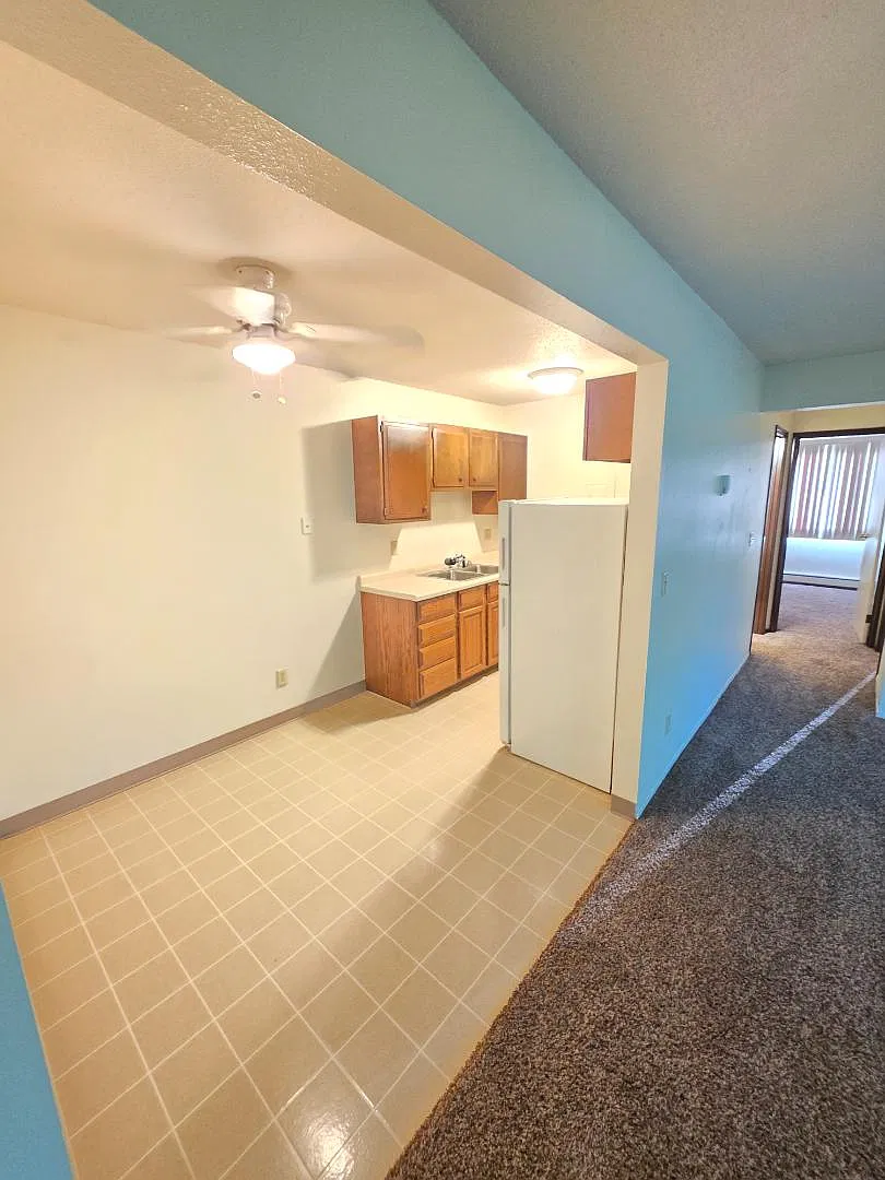 2115 E Divide Ave - 12 — Photo 3