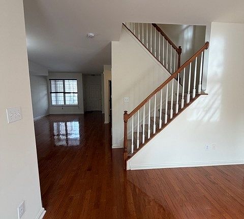 2nd image of 643 London Ct #643