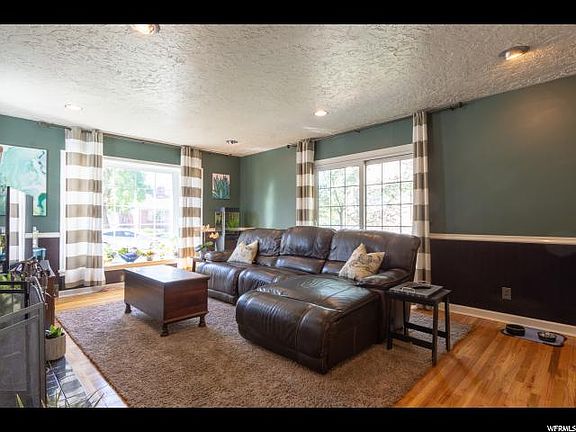 2nd image of 1221 E Crandall Ave