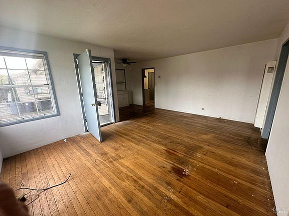 5th image of 113 Dewitt Avenue