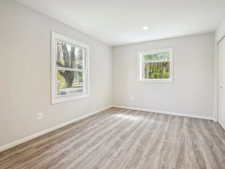 1204 Gladstone Dr — Photo 21