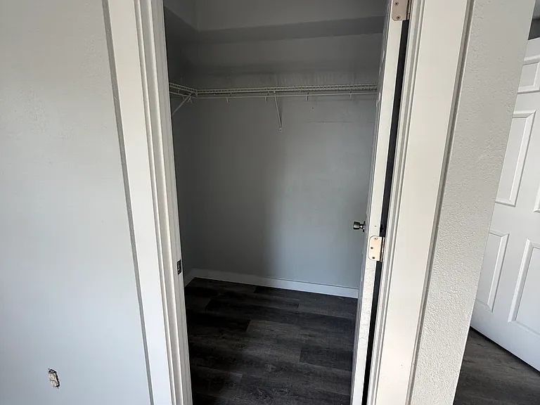 226 California Dr — Photo 14