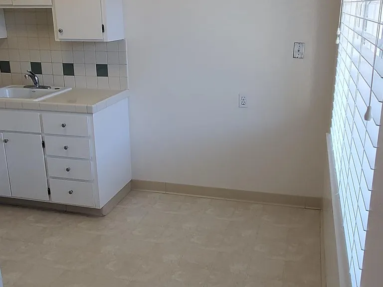 2918 Deakin St #5 — Photo 8