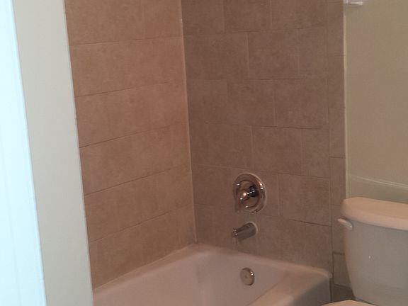 4th image of 735 Court Of Spruce APT 1