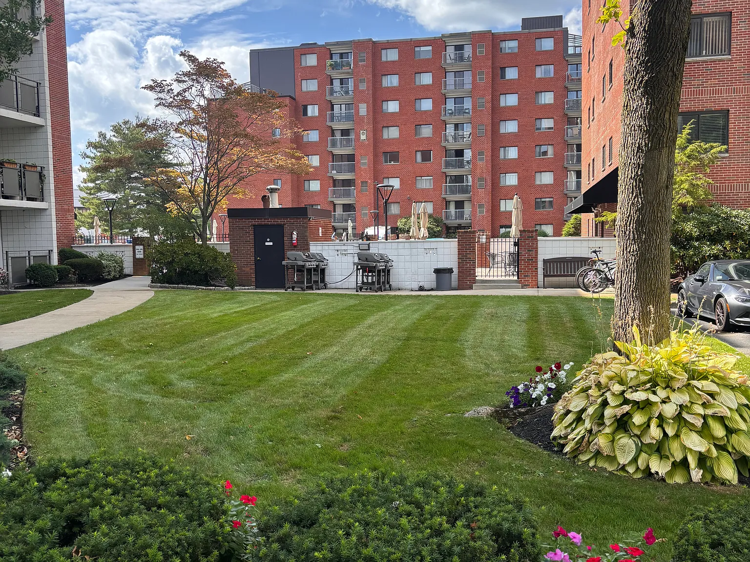 2 bed, 1200 sqft, $2,700 — Photo 4
