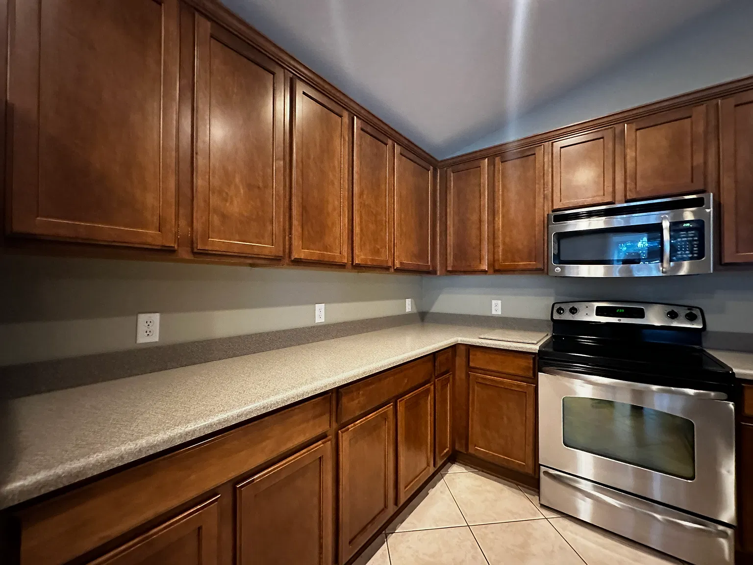 Kesh - 4133 Sw 46th Terr — Photo 3