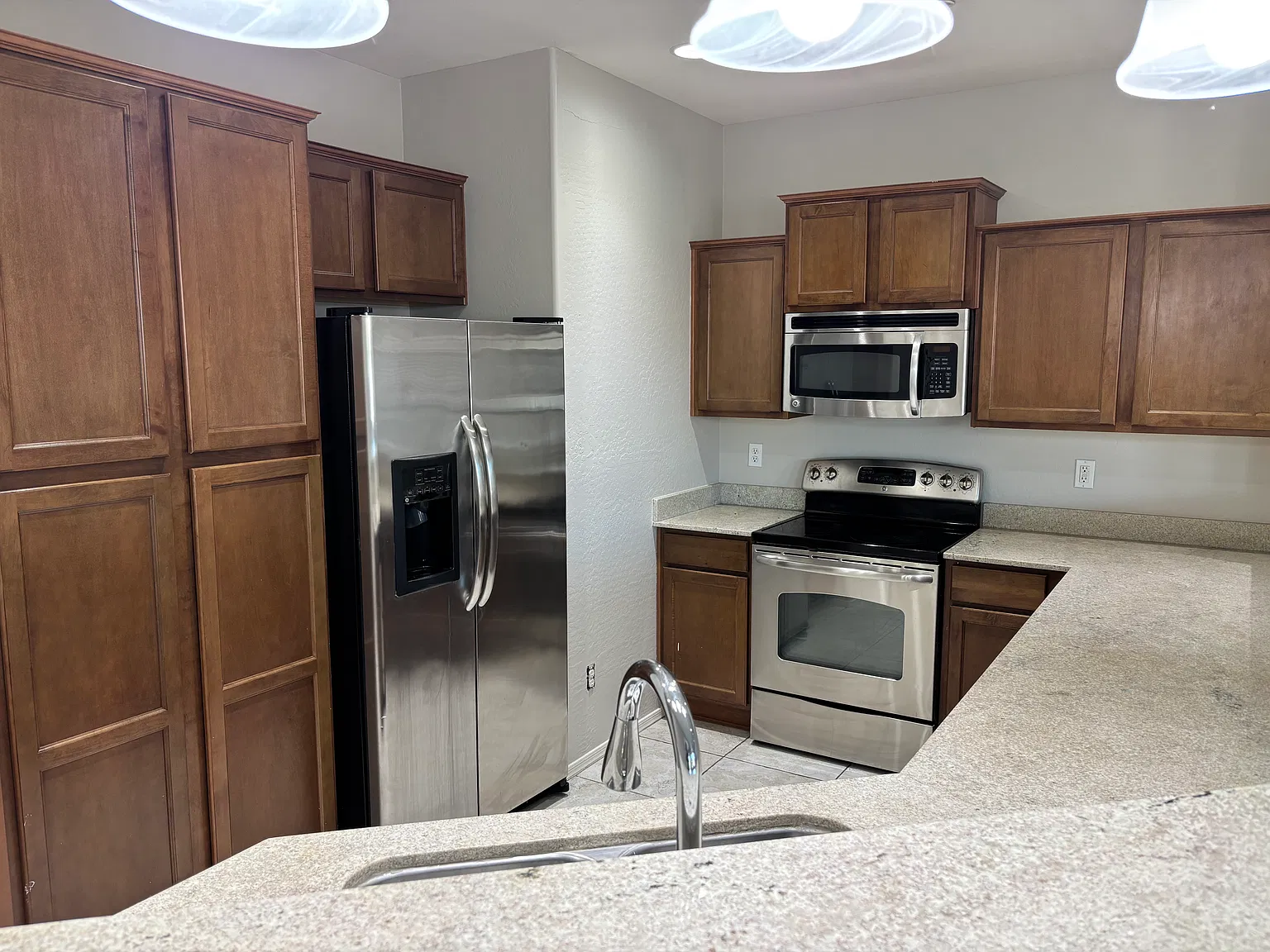 Charming 3BR Home in Serene Neighborhood - Perfect for Families! — Photo 4