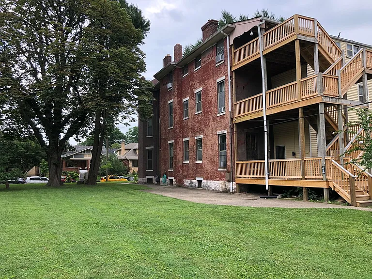 1382 S. First St — Photo 15