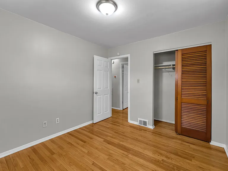26800 Van Buren Rd — Photo 6