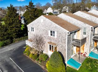 31 E Sakonnet St, Tiverton, RI 02878