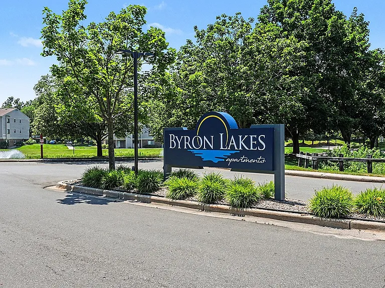Byron Lakes Apartments — Photo 86