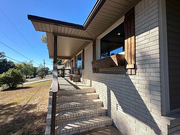 3rd image of 1303 Branch St