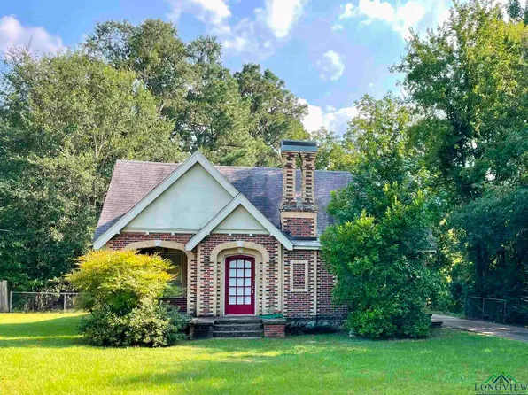 3304 Victory Dr, Marshall, TX 75672