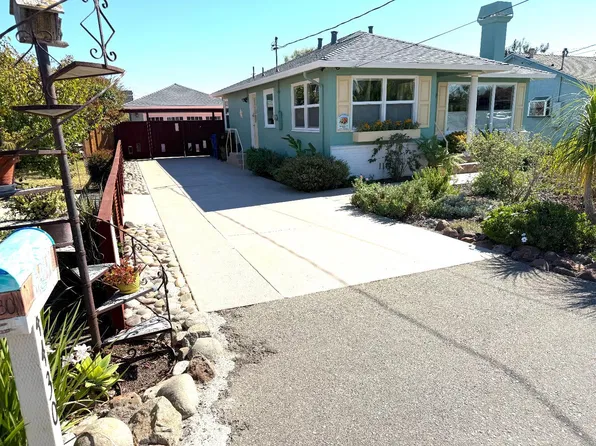 4430 Portola Dr, Santa Cruz, CA 95062