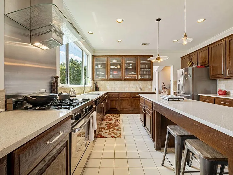 5511 Courtyard Dr — Photo 27