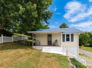 603 N Morgan Branch Rd, Candler, NC 28715