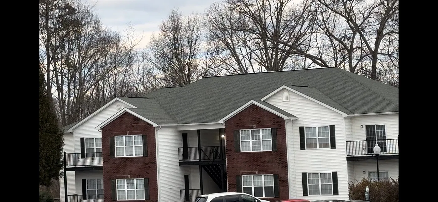 Hemlock Villas — Photo 3