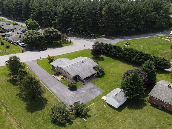 4th image of 102 Devon Rd