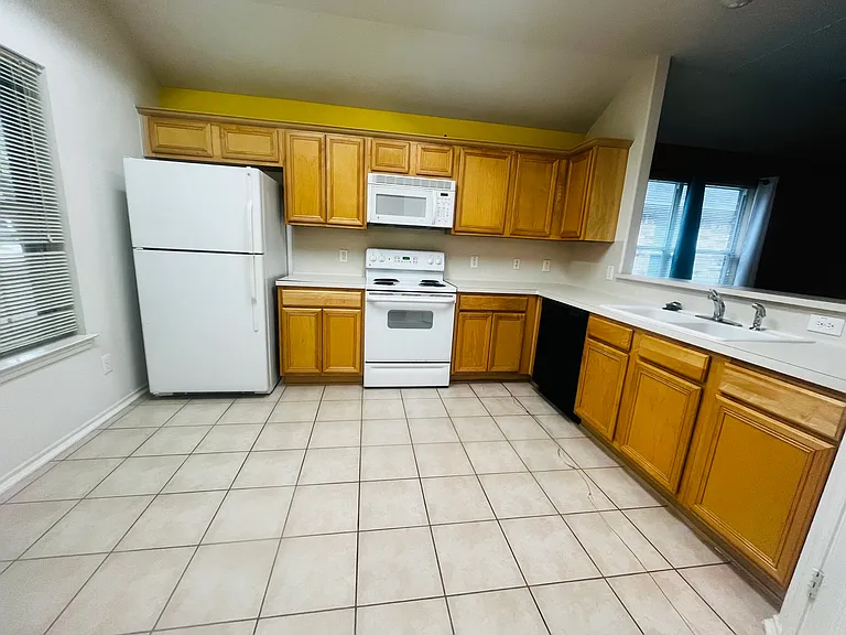 5508 Lilywood Ln — Photo 6