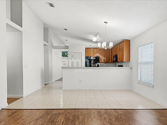5th image of 1312 River City St