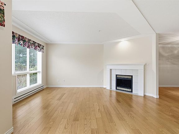 4th image of 335 Hirst Ave W #106