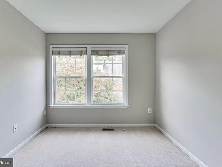 9825 Darcy Forest Dr — Photo 29