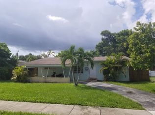 621 SW 4th St, Hallandale Beach, FL 33009