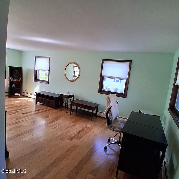 2nd image of 17 Cider Mill Drive