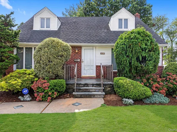 1628 Oswego Street, East Meadow, NY 11554