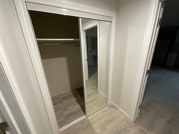 3rd image of 600 Cousineau Rd