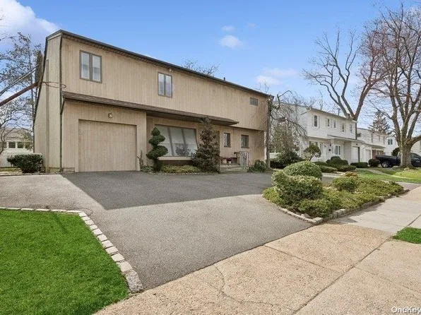943 Cedarhurst Street, North Woodmere, NY 11581