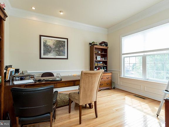 3rd image of 9020 Haywood Ave
