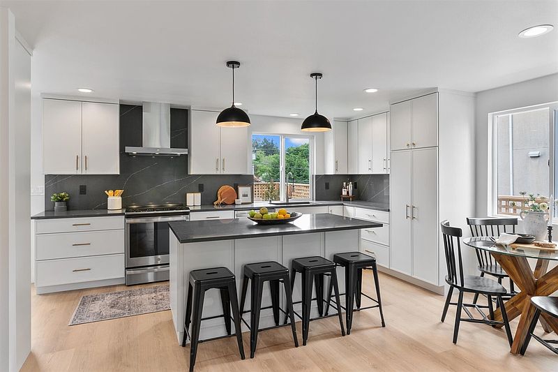 2nd image of 4257 W 33rd Ave W #1