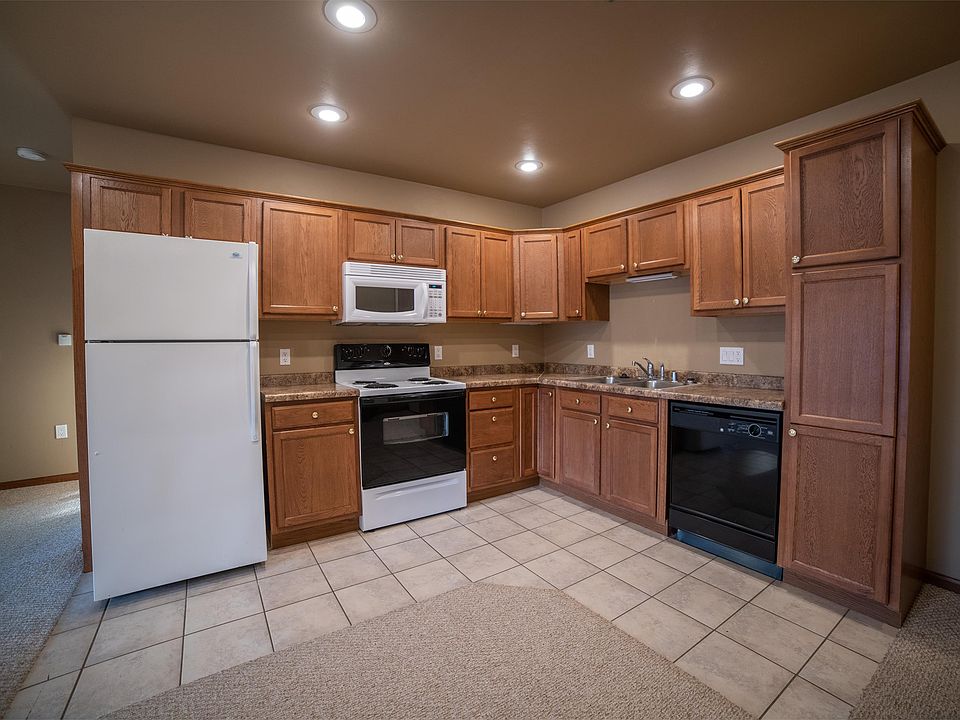 1st image of 830 E Elm Dr #1F