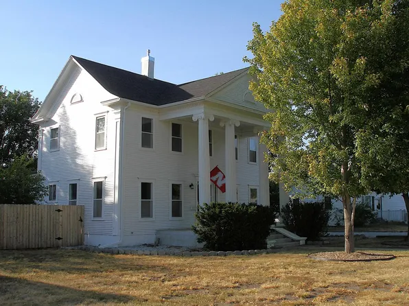 515 Tibbals St, Holdrege, NE 68949