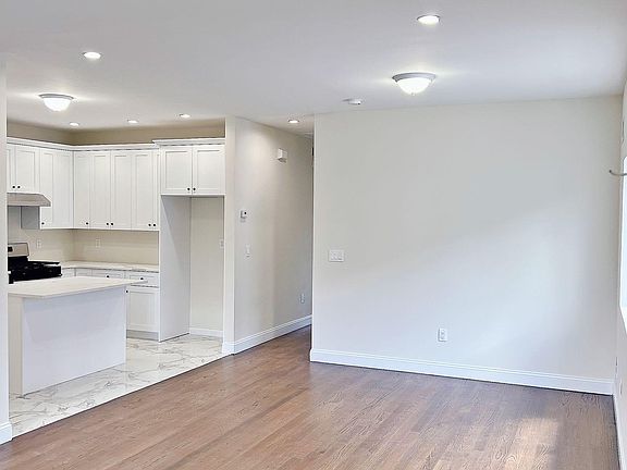4th image of 151 Vermont Ave #2