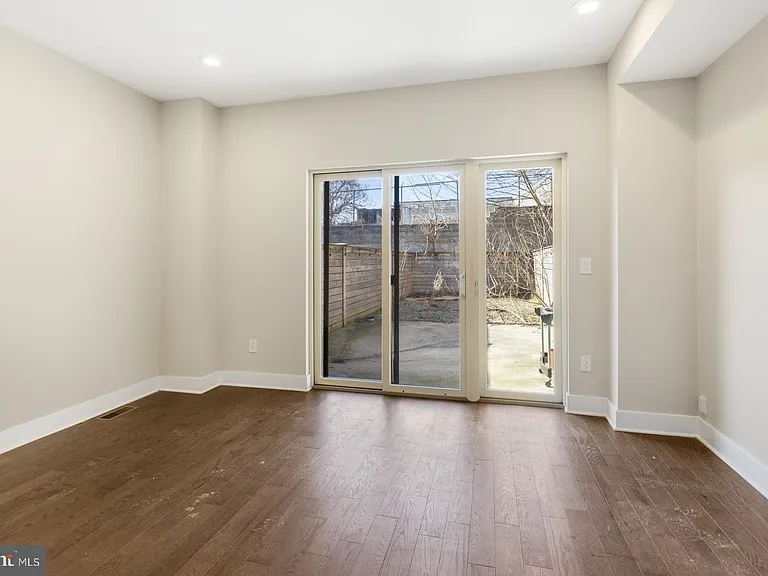 1250 N 25th St #A — Photo 14